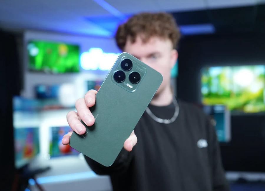 Budget Smartphones to Buy in the UK (2026 Buyer’s Guide)